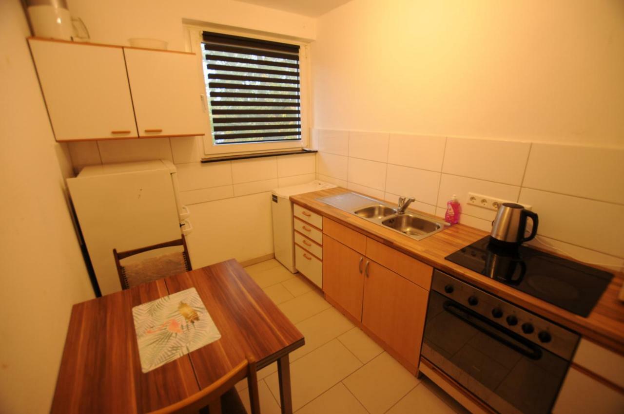Messezimmer Laatzen Hanover Exterior photo
