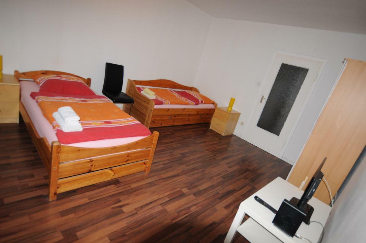 Messezimmer Laatzen Hanover Exterior photo